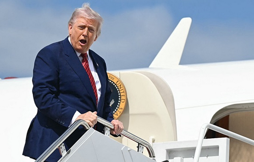 Трамп запланував на свій день народження "грандіозний парад"